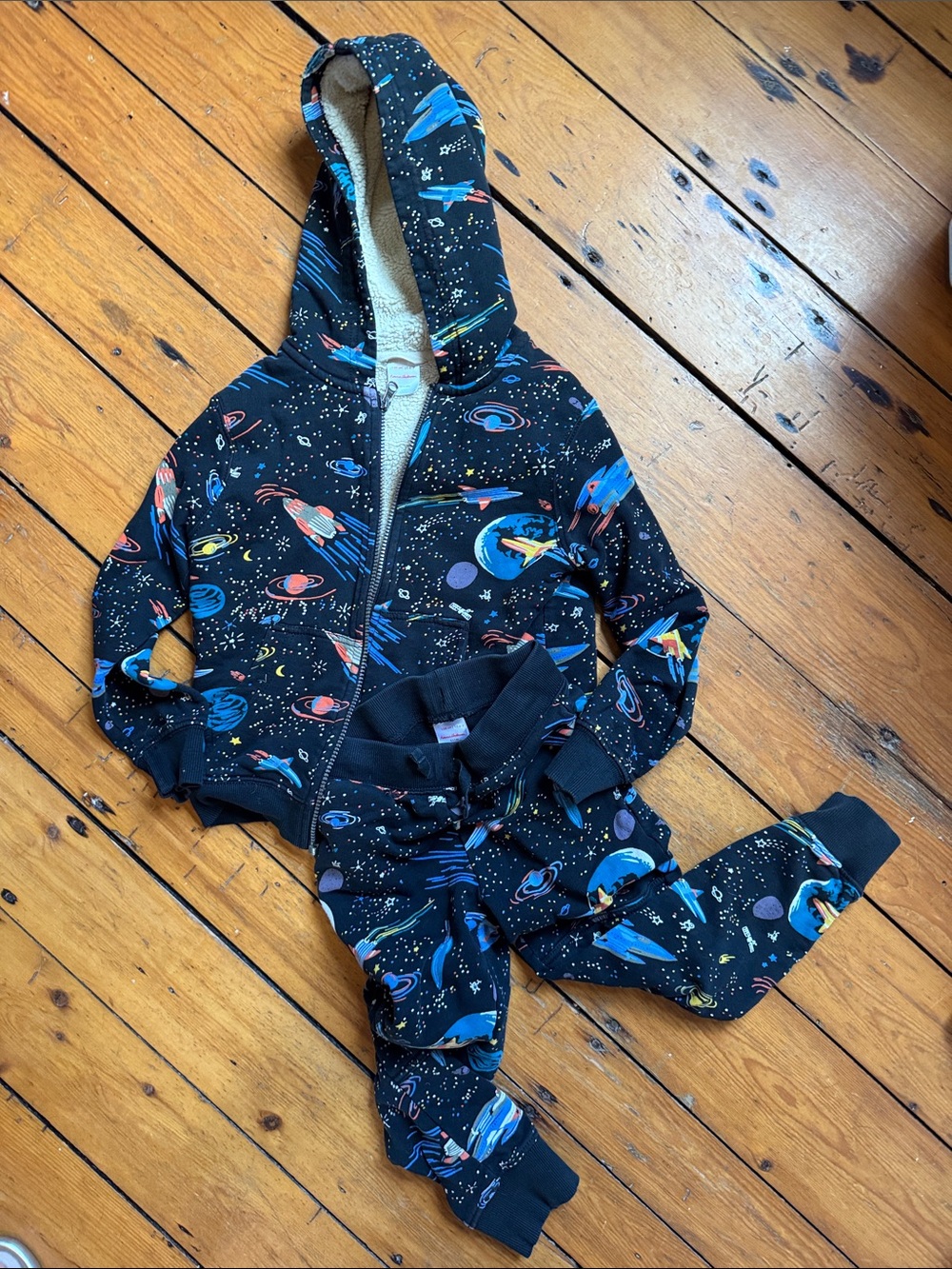 Hanna Andersson 6/7 120 cm Space-Print Sherpa-Lined Hoodie Jumpsuit